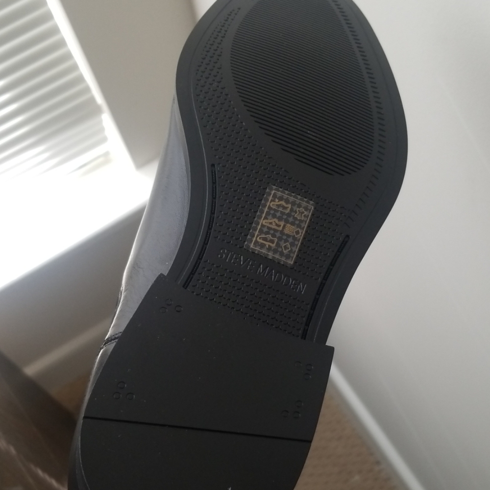 Shoes - Picture 4 of 5